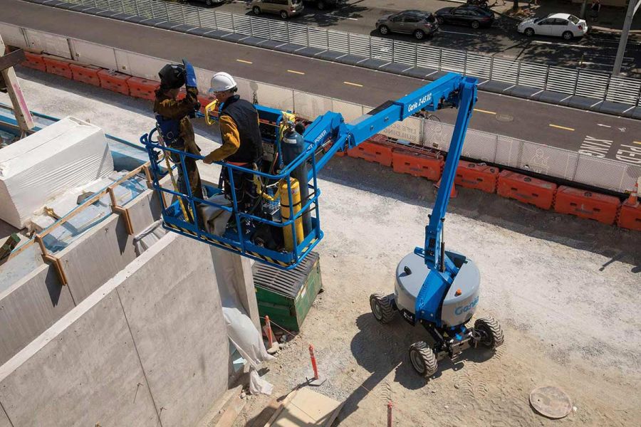 Click Here To Enlarge This Photo Of Genie Diesel Boom - Z45XC